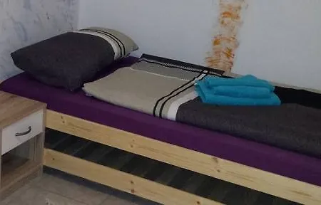 Гостевой дом Monteurunterkunft Haus Barbara Пирмазенс