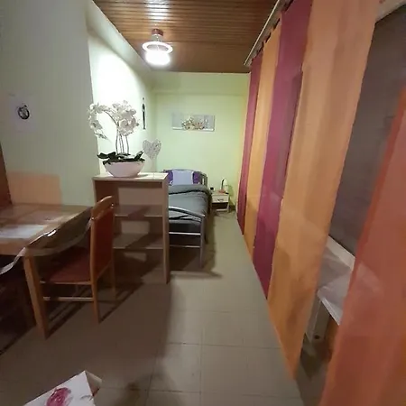 Гостевой дом Monteurunterkunft Haus Barbara Пирмазенс