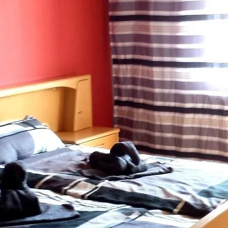 Monteurunterkunft Haus Barbara Пирмазенс