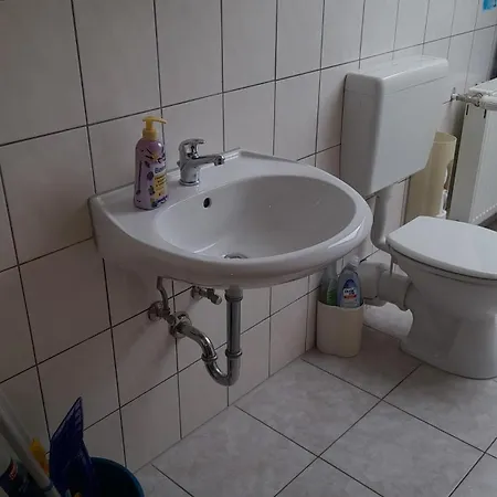 Monteurunterkunft Haus Barbara Гостевой дом Пирмазенс