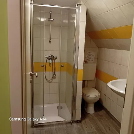 Monteurunterkunft Haus Barbara Гостевой дом Пирмазенс