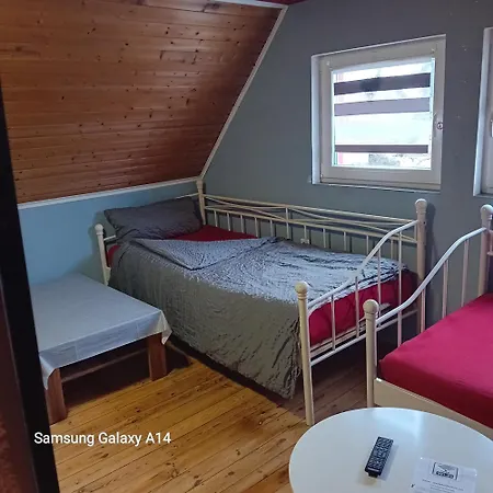 Monteurunterkunft Haus Barbara * Пирмазенс