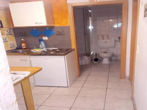 Gasthuis Monteurunterkunft Haus Barbara *