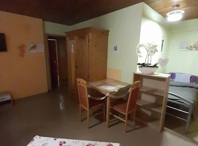 Gasthuis Monteurunterkunft Haus Barbara *