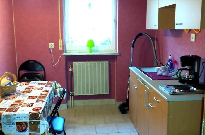 Monteurunterkunft Haus Barbara بيت ضيافة بيرمازنز